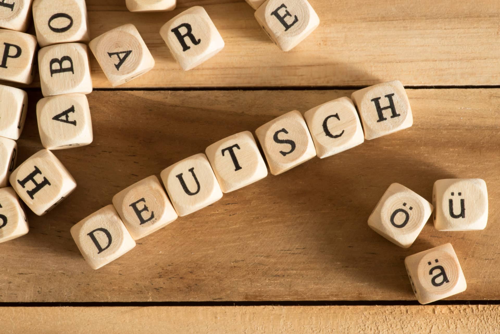 Das Bild zeigt die einzelnen Buchstaben des Wortes deutsch.